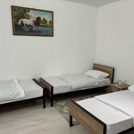 Hostel,Halal Хостел,Халал Tokmok Luaran gambar