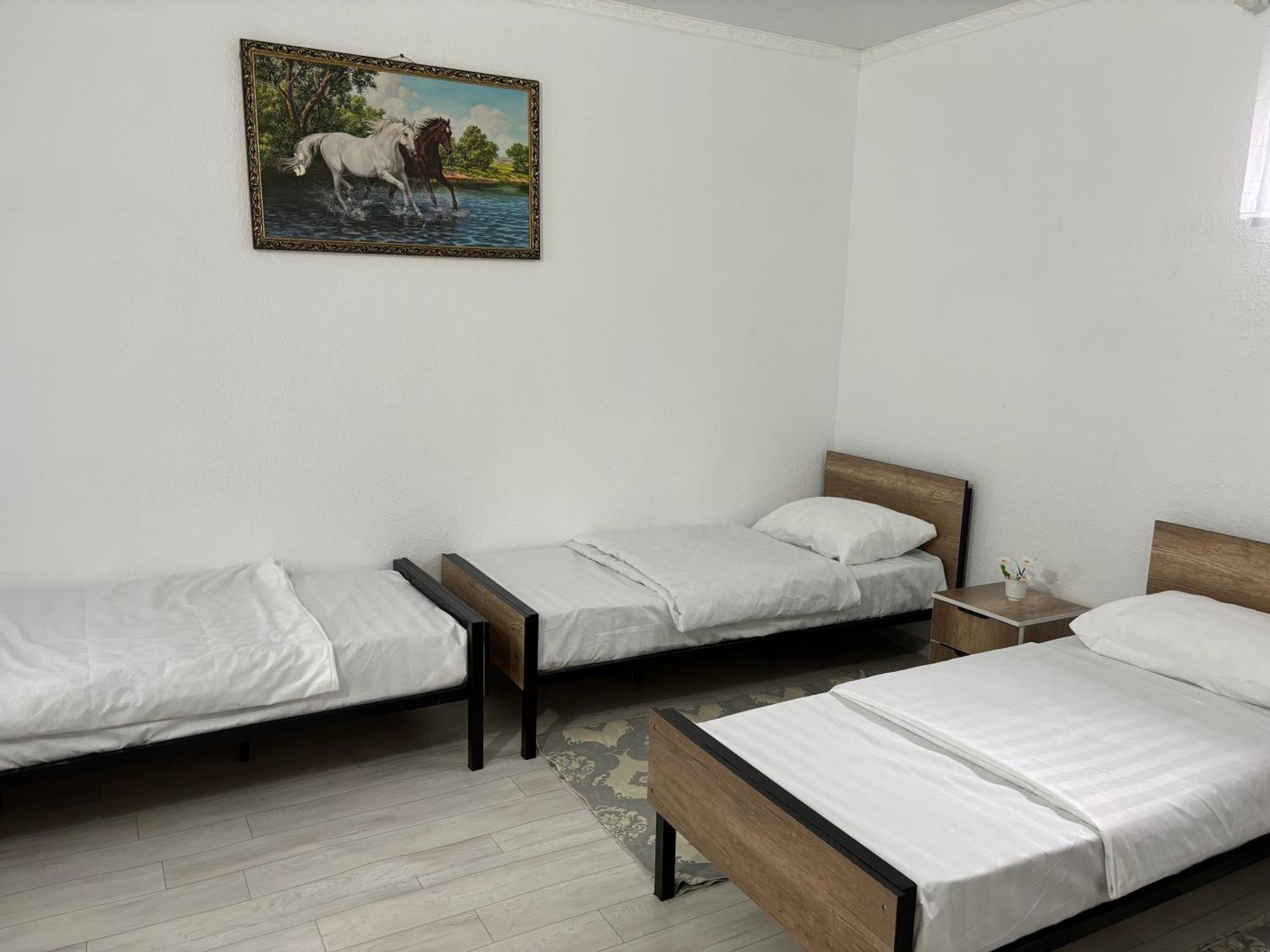 Hostel,Halal Хостел,Халал Tokmok Luaran gambar