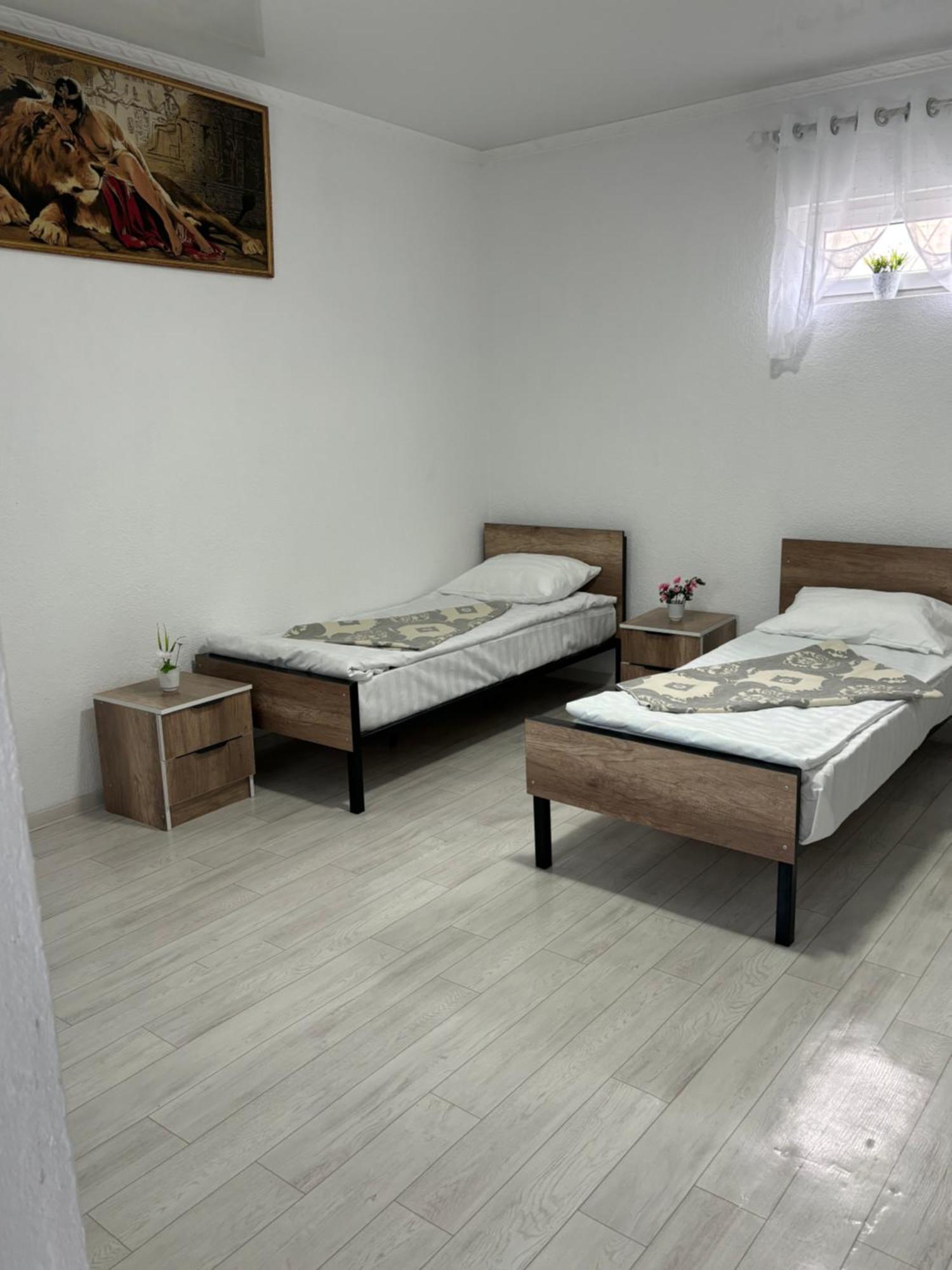 Hostel,Halal Хостел,Халал Tokmok Luaran gambar