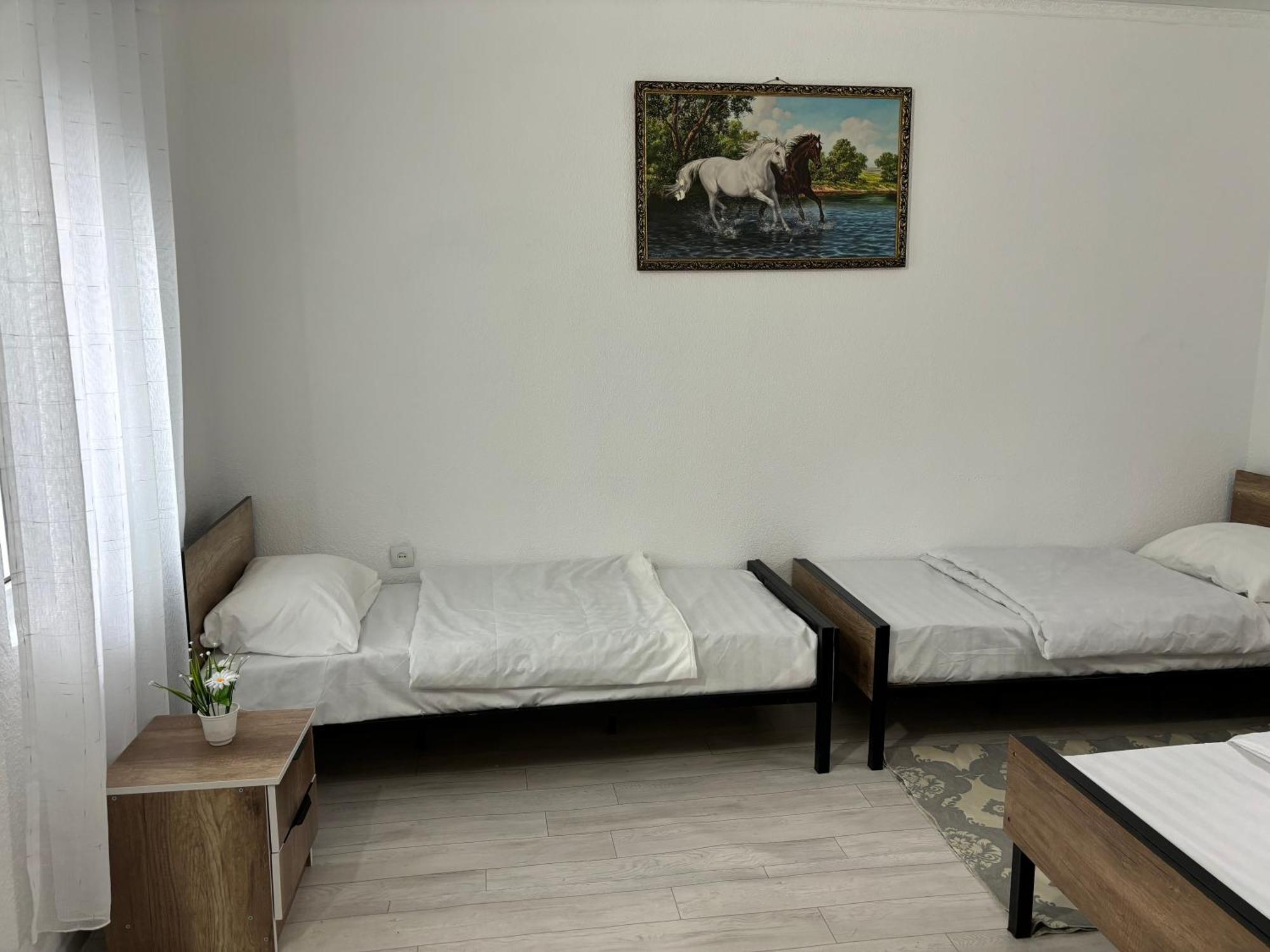 Hostel,Halal Хостел,Халал Tokmok Luaran gambar