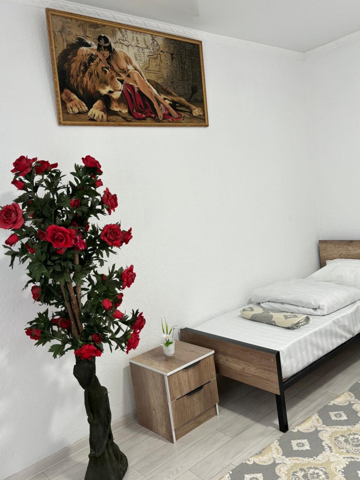 Hostel,Halal Хостел,Халал Tokmok Luaran gambar