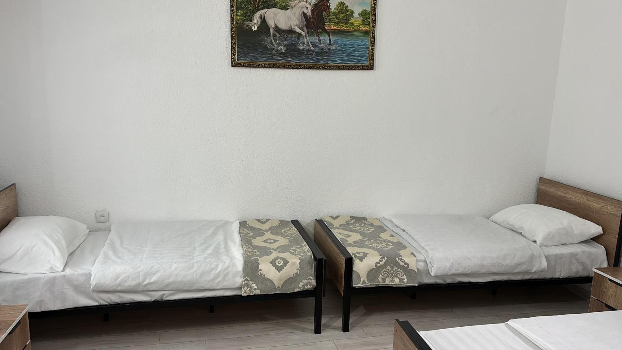 Hostel,Halal Хостел,Халал Tokmok Luaran gambar