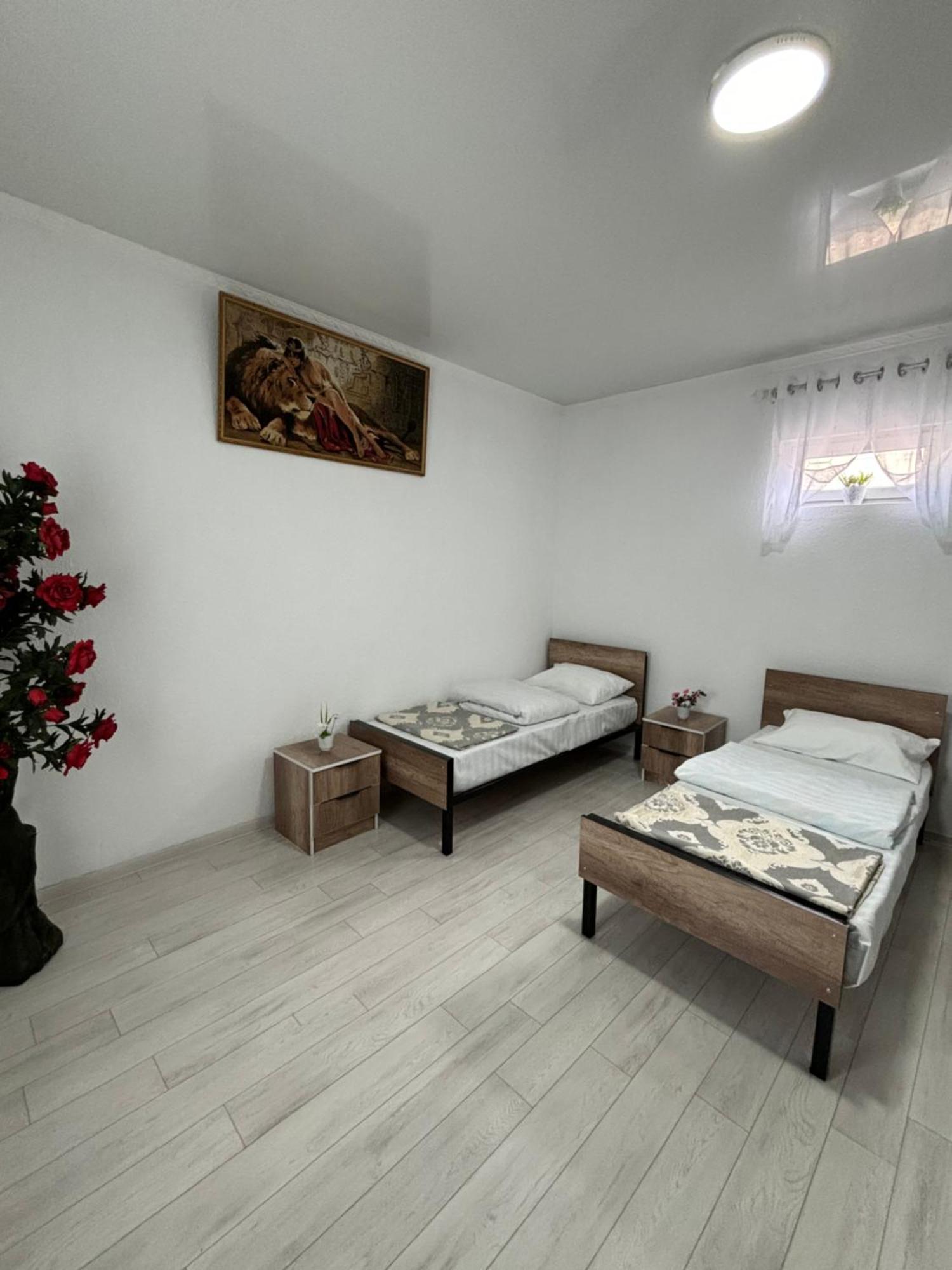 Hostel,Halal Хостел,Халал Tokmok Luaran gambar