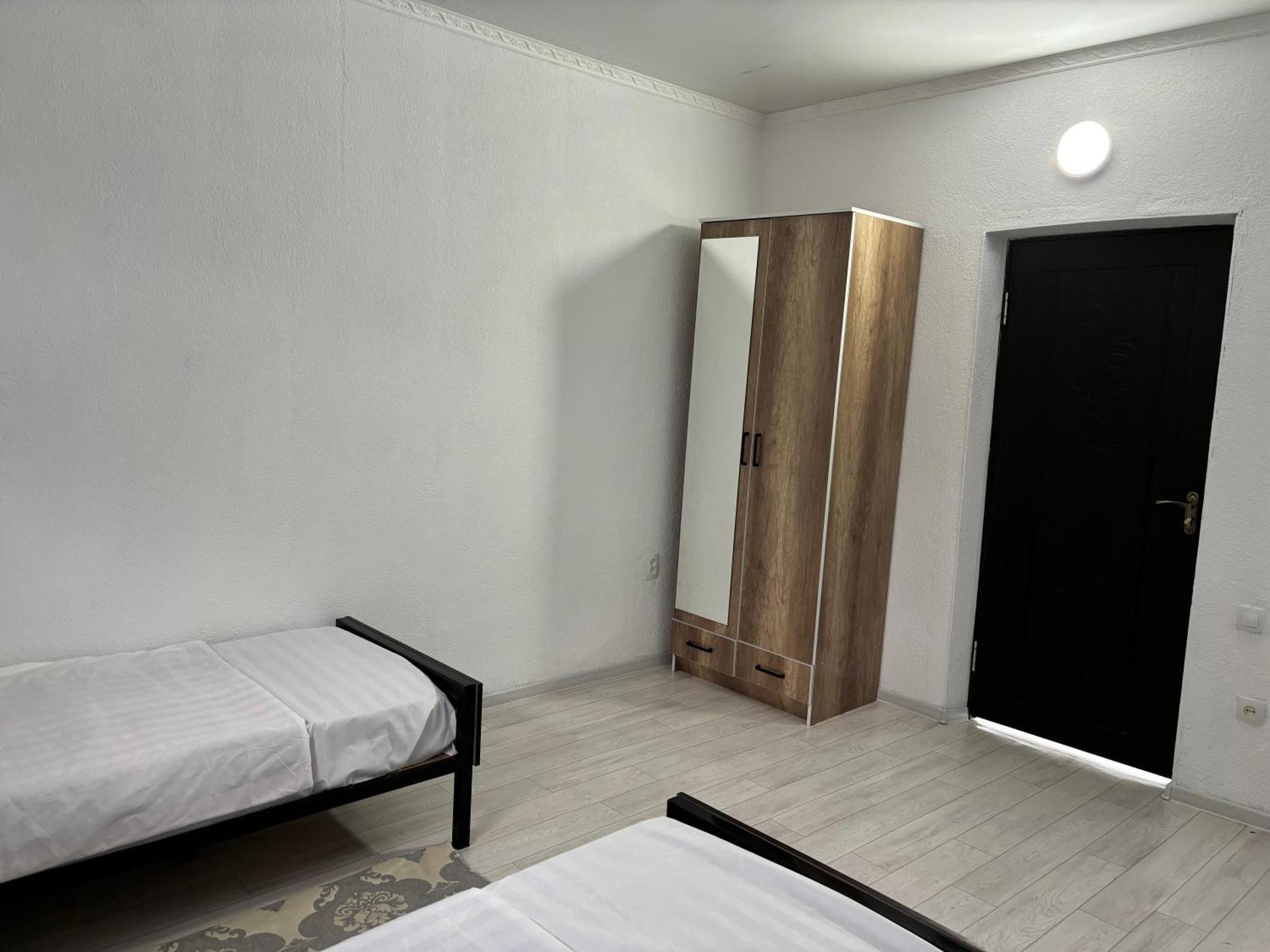 Hostel,Halal Хостел,Халал Tokmok Luaran gambar