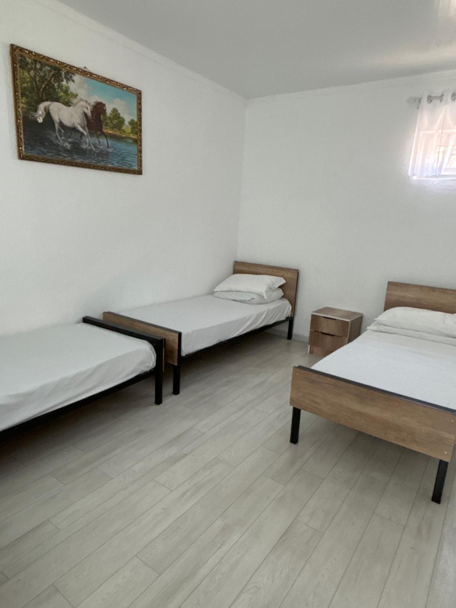 Hostel,Halal Хостел,Халал Tokmok Luaran gambar