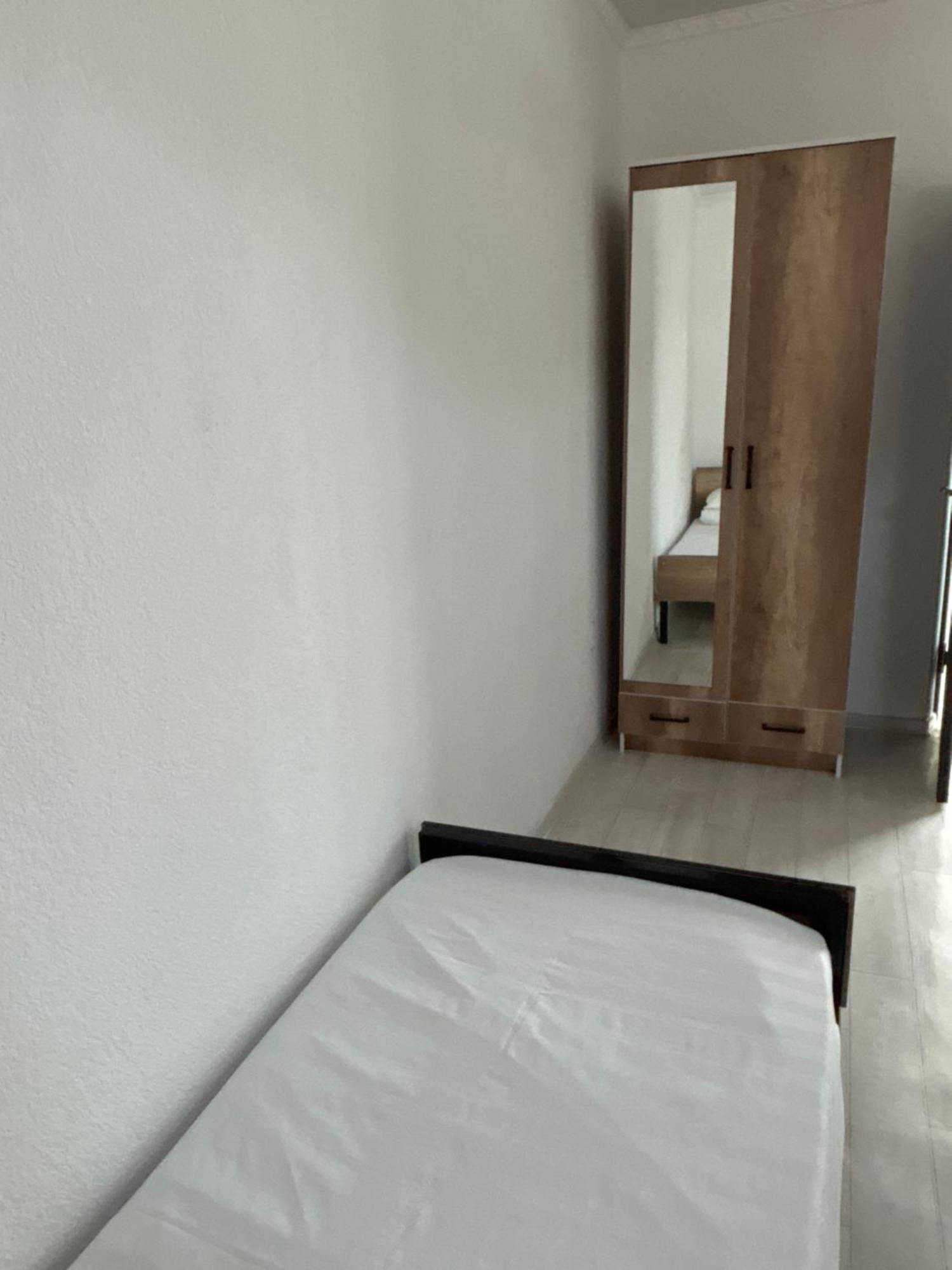 Hostel,Halal Хостел,Халал Tokmok Luaran gambar