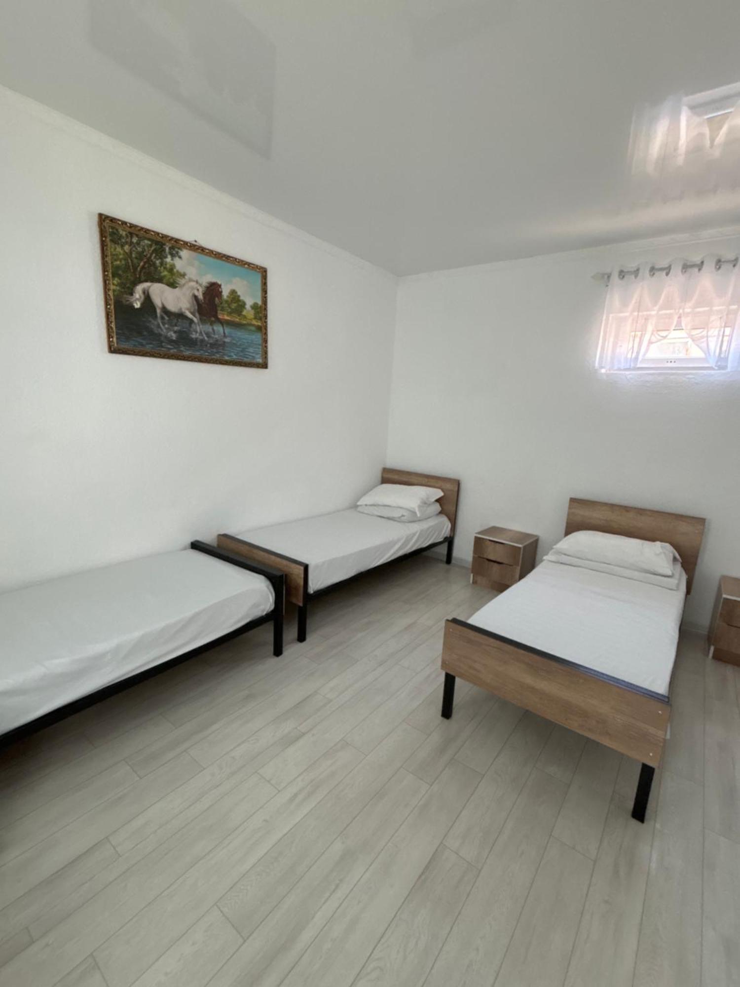 Hostel,Halal Хостел,Халал Tokmok Luaran gambar