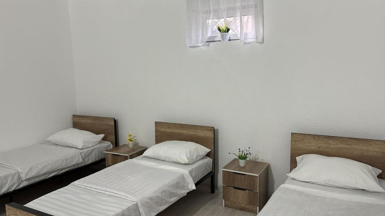 Hostel,Halal Хостел,Халал Tokmok Luaran gambar